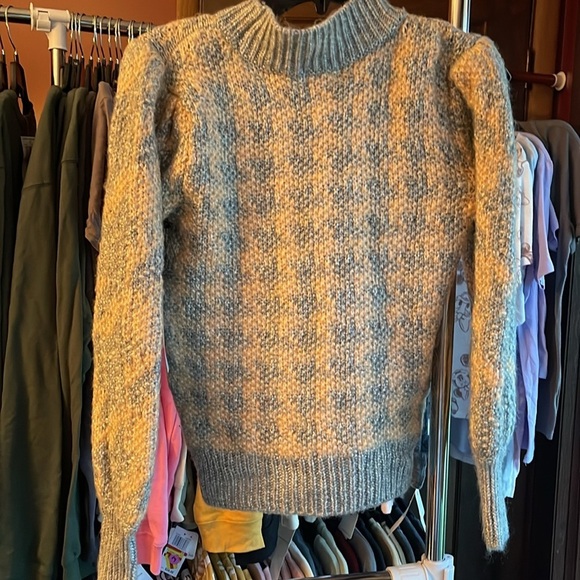 Calvin Klein sweater - Picture 5 of 7